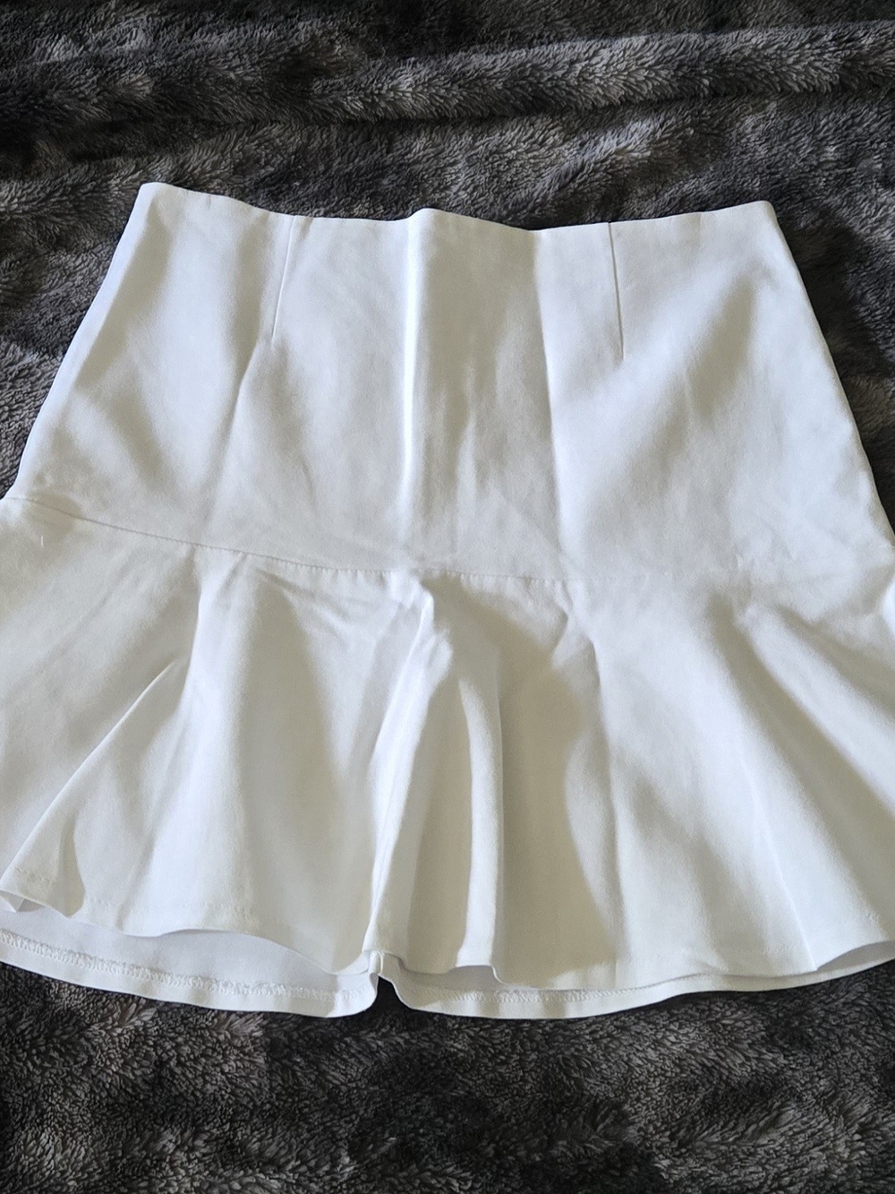 Women's White Ruffle-Hem Mini Skirt